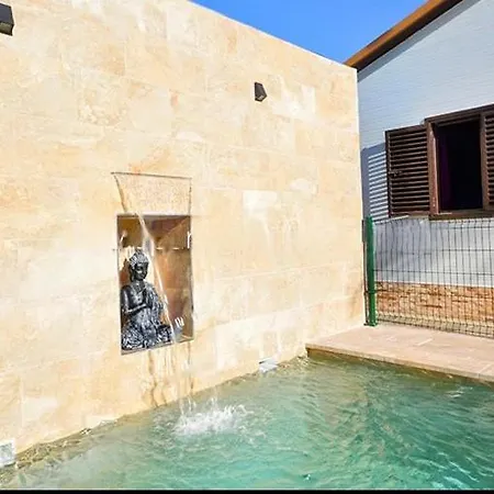 Con Encanto En Conil Solo Familias Y Parejas Holiday home *